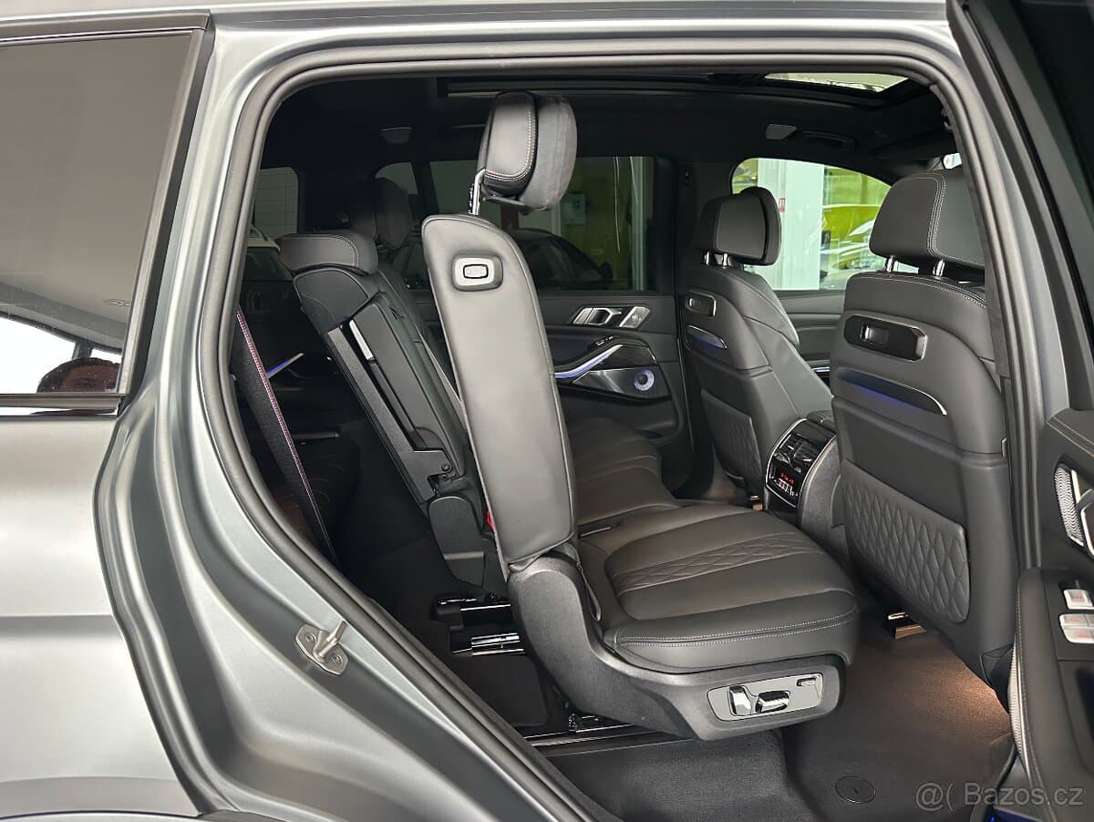 2024 BMW X7 - 10