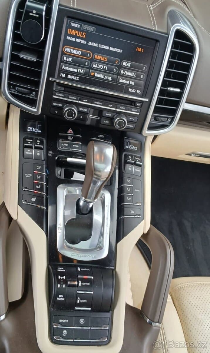 2013 Porsche CAYENNE - 10
