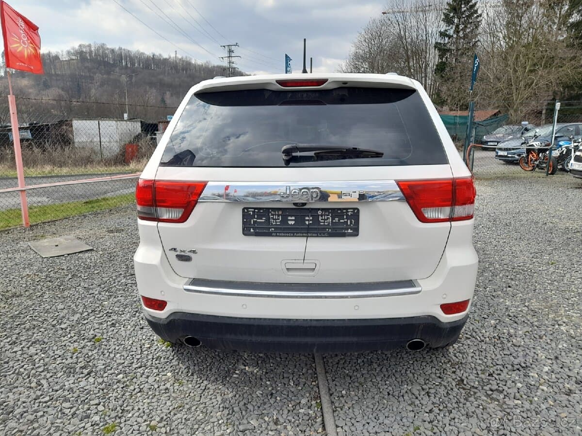 2011 Jeep CHEROKEE - 10