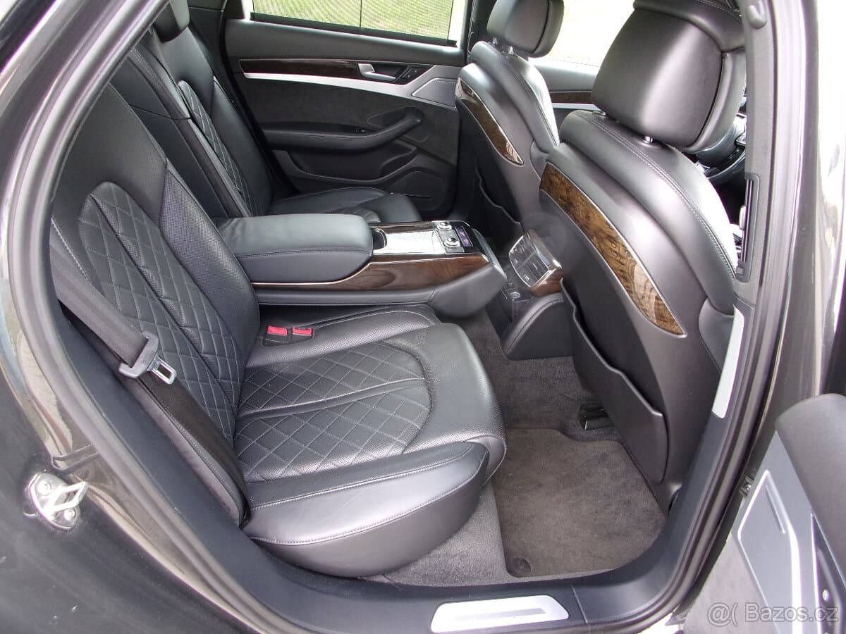2012 Audi A8 - 10