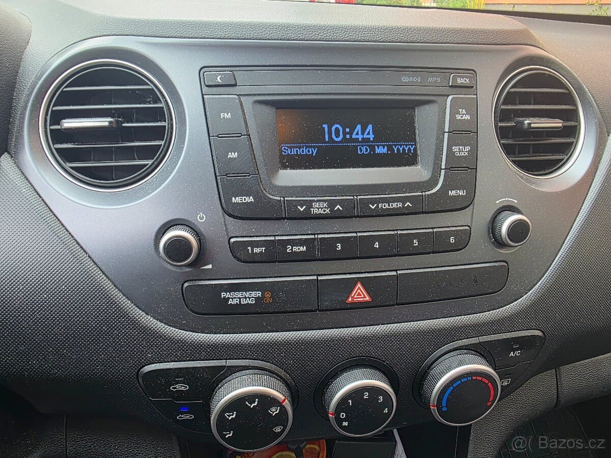 2016 Hyundai i10 - 10