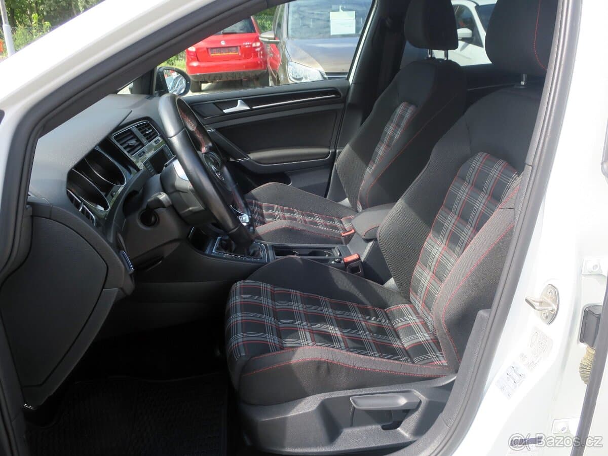 2015 Volkswagen GOLF - 10