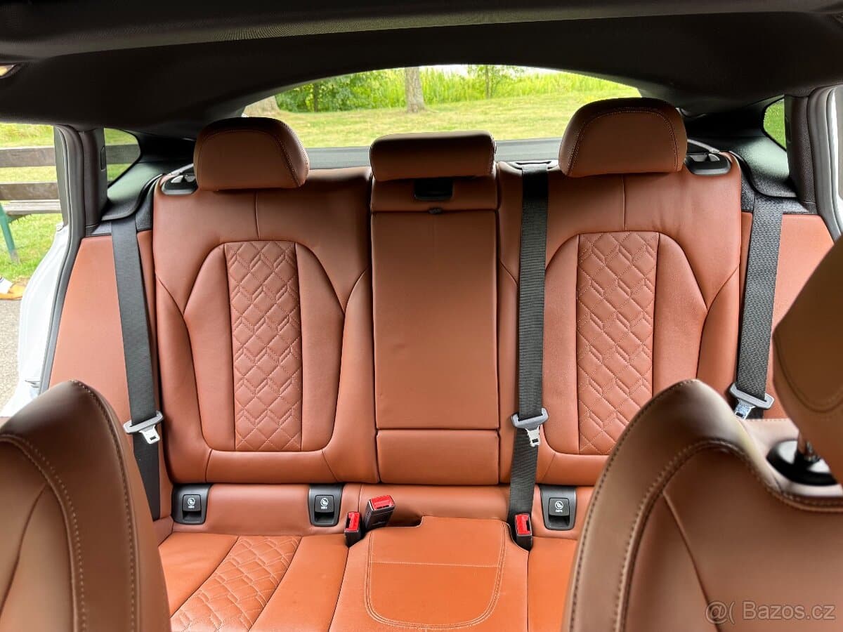 2019 BMW X4 - 10