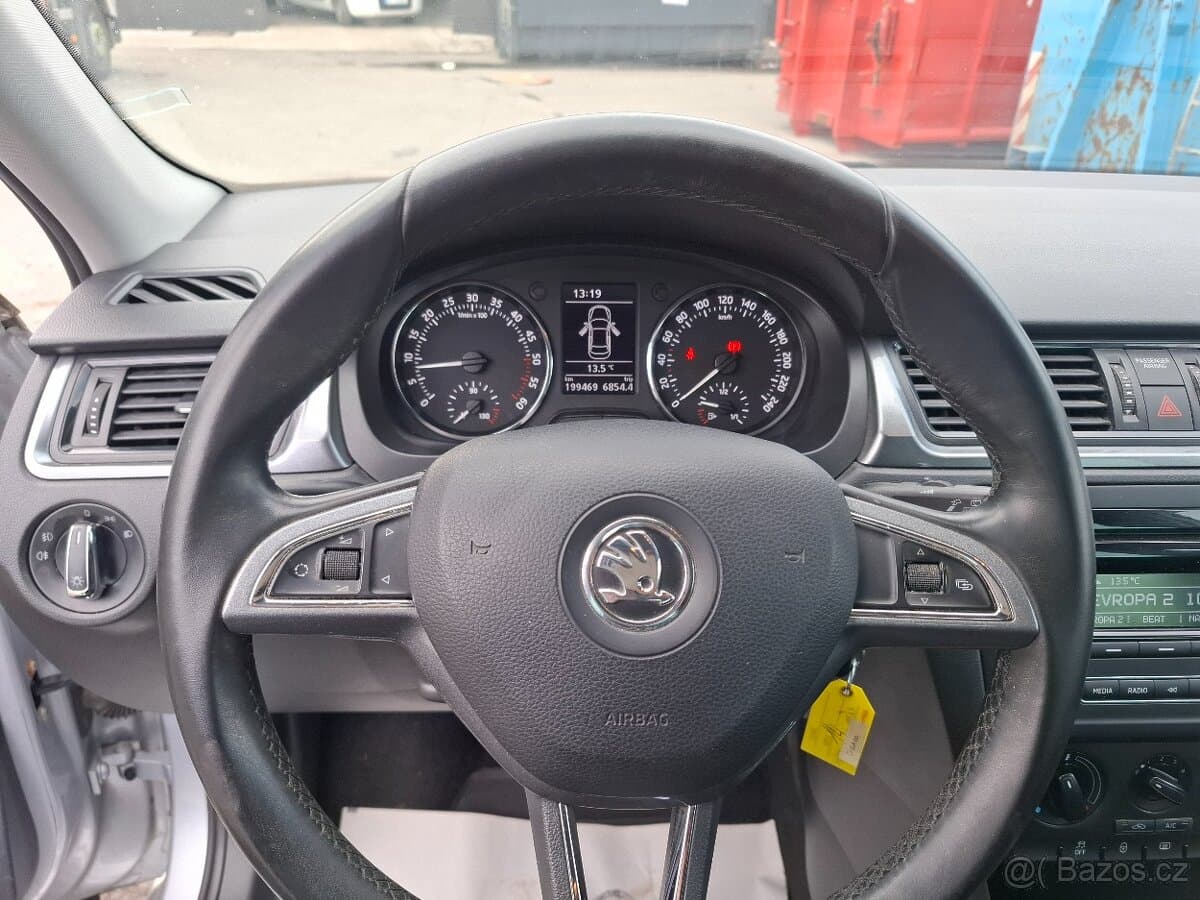 2015 Škoda RAPID - 10