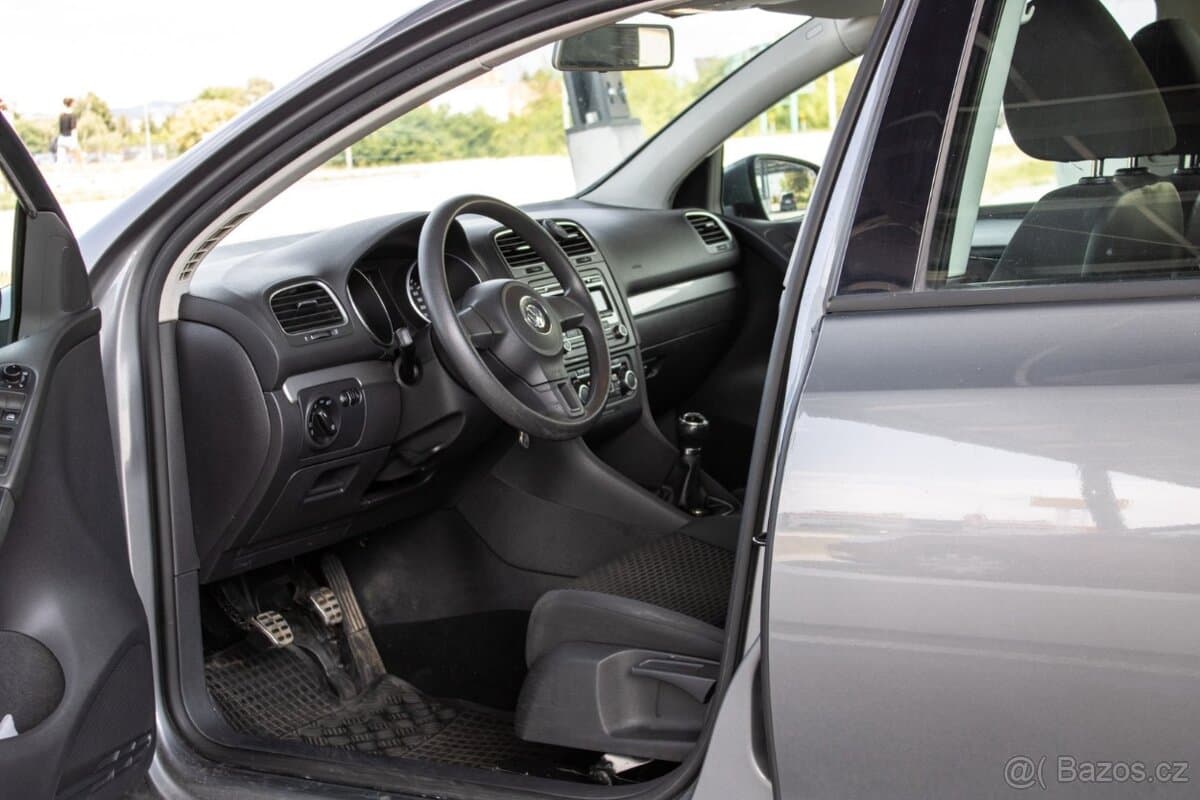 2010 Volkswagen GOLF - 10