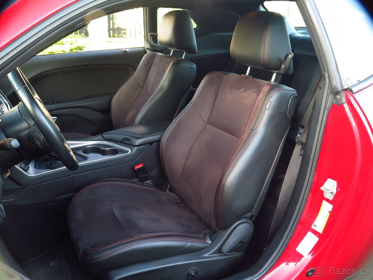 2016 Dodge CHALLENGER - 10