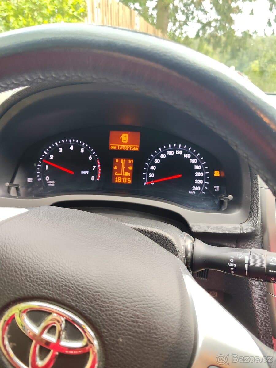2015 Toyota AVENSIS - 10