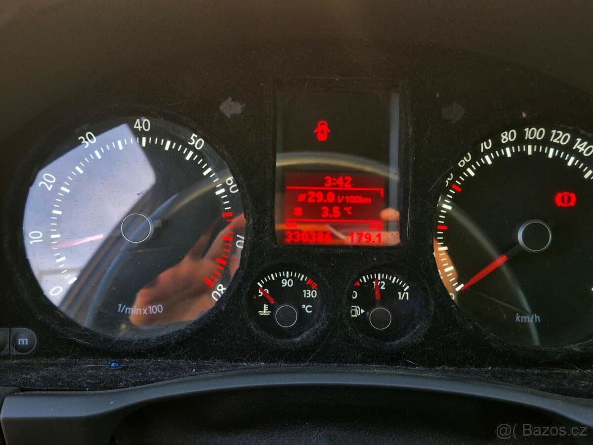 2005 Volkswagen GOLF - 10