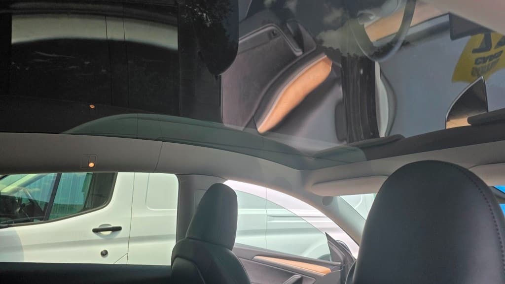 2023 Tesla MODEL Y - 10