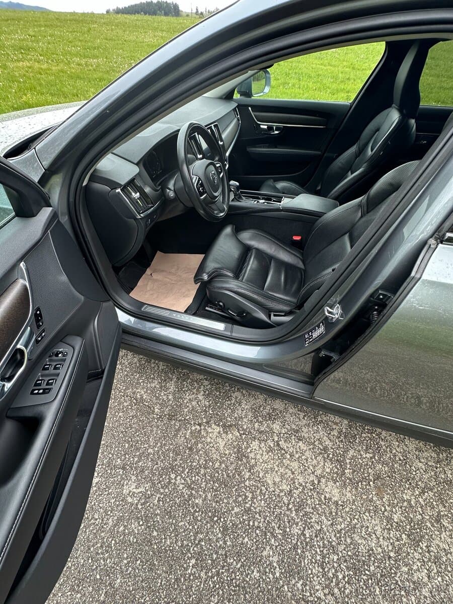 2020 Volvo V90 - 10