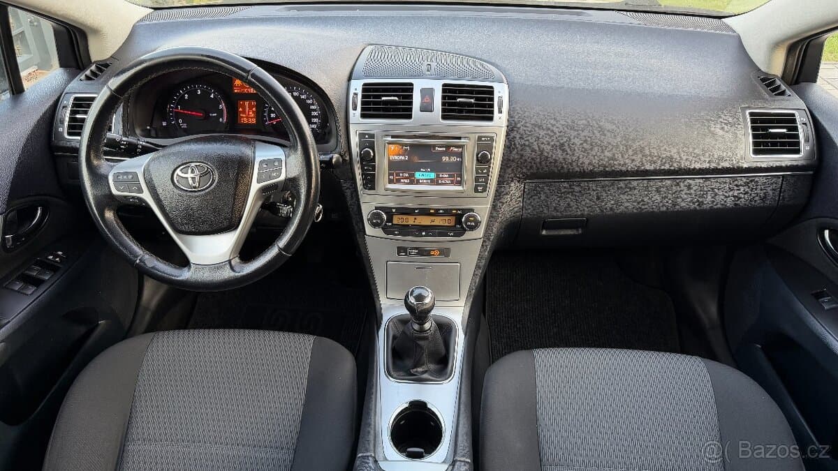 2012 Toyota AVENSIS - 10
