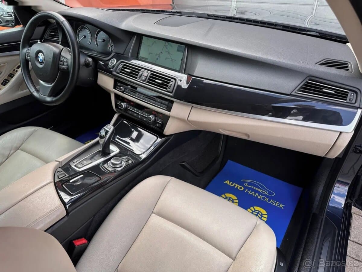 2011 BMW 5-SERIES - 10