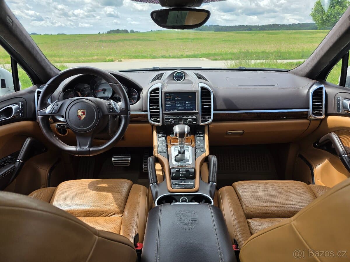 2013 Porsche CAYENNE - 10