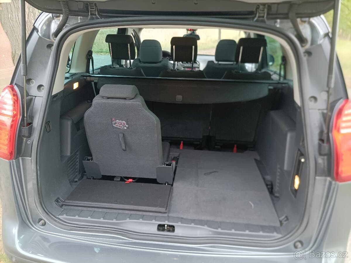 2012 Peugeot 5008 - 10