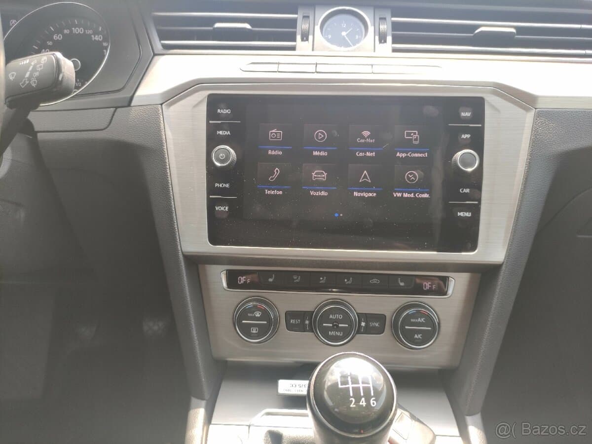 2017 Volkswagen PASSAT - 10
