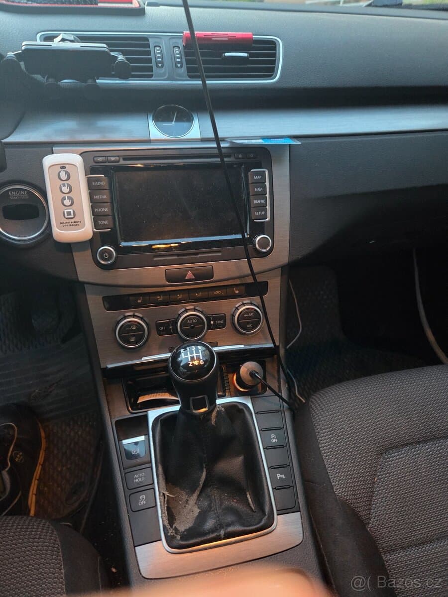 2013 Volkswagen PASSAT - 10