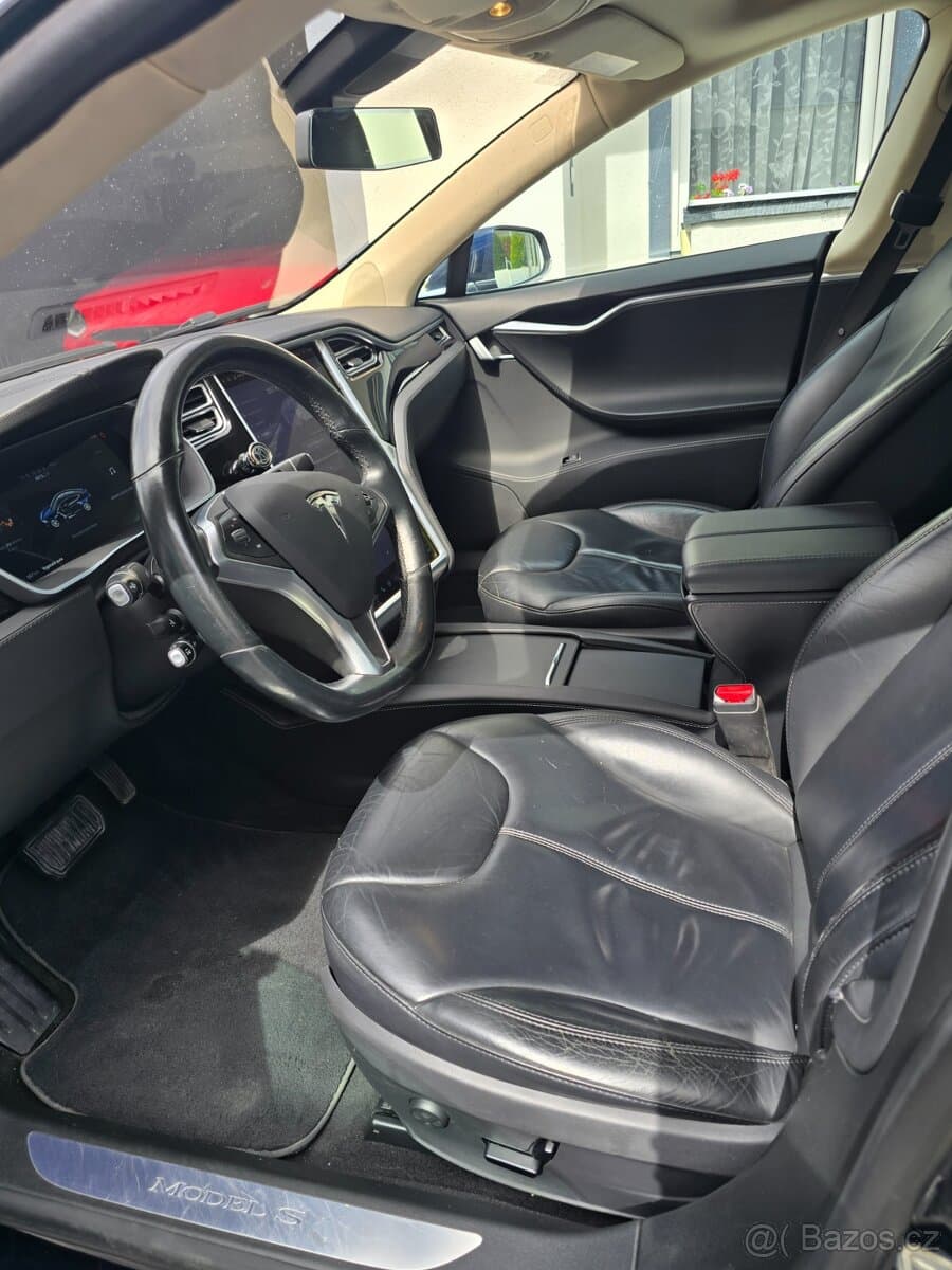 2015 Tesla MODEL S - 10
