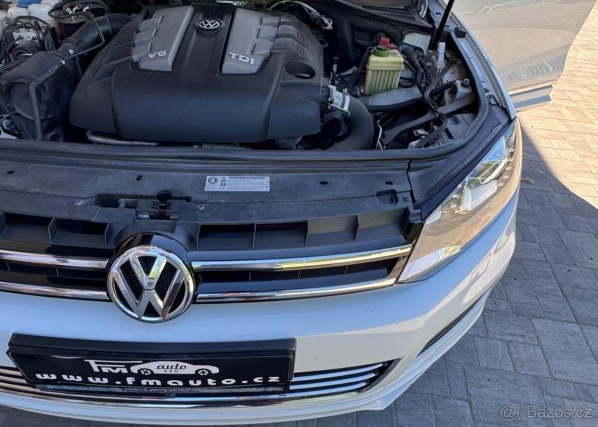 2012 Volkswagen TOUAREG - 10