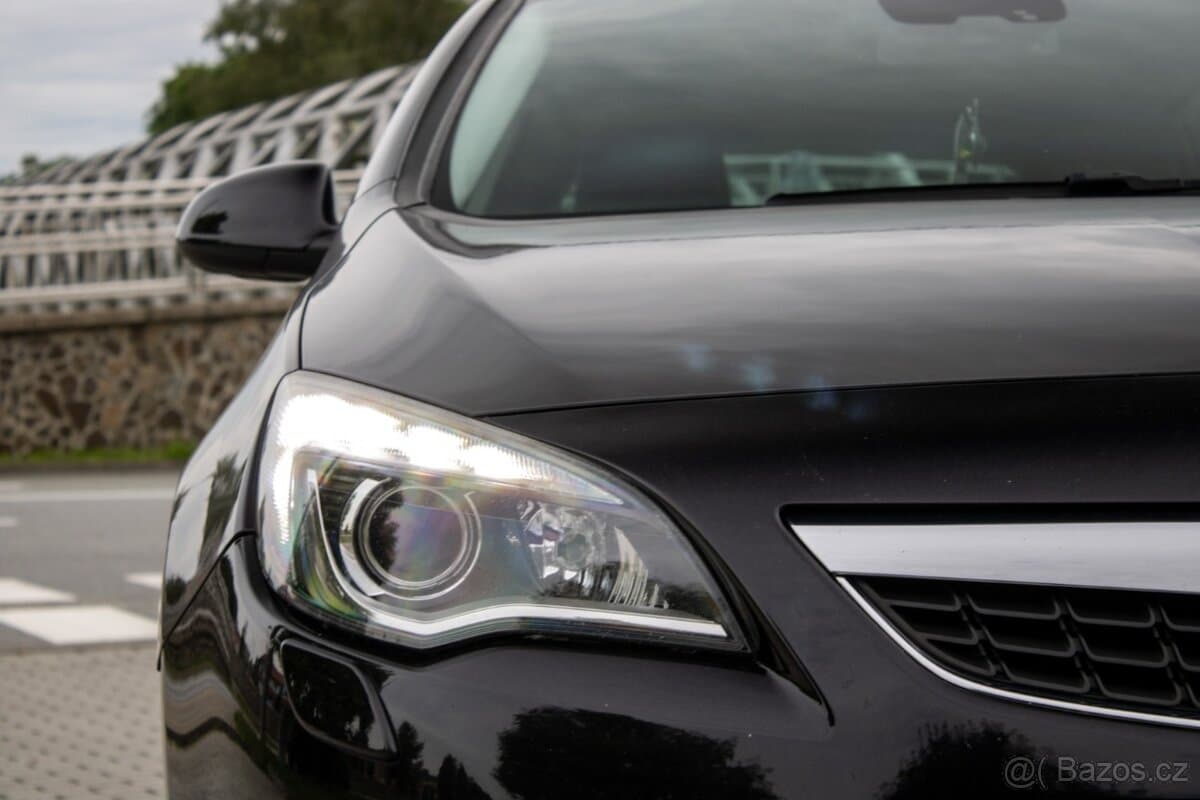 2011 Opel ASTRA - 10