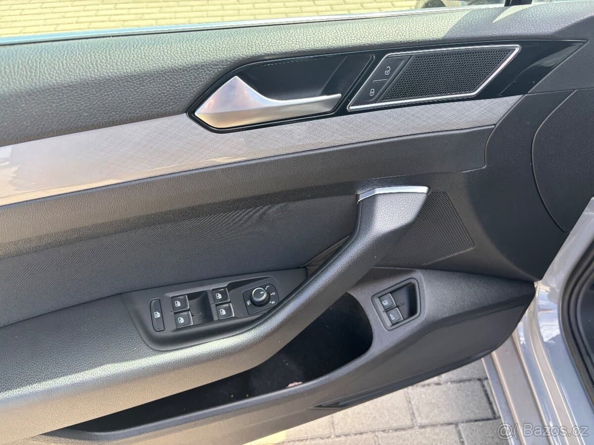 2021 Volkswagen PASSAT - 10