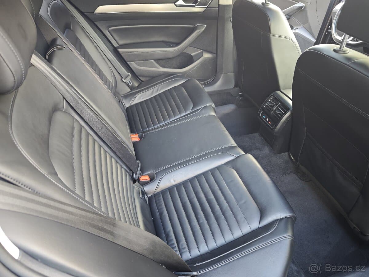 2015 Volkswagen PASSAT - 10