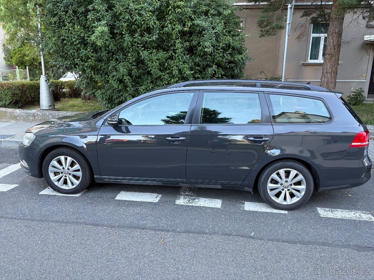 2013 Volkswagen PASSAT - 10