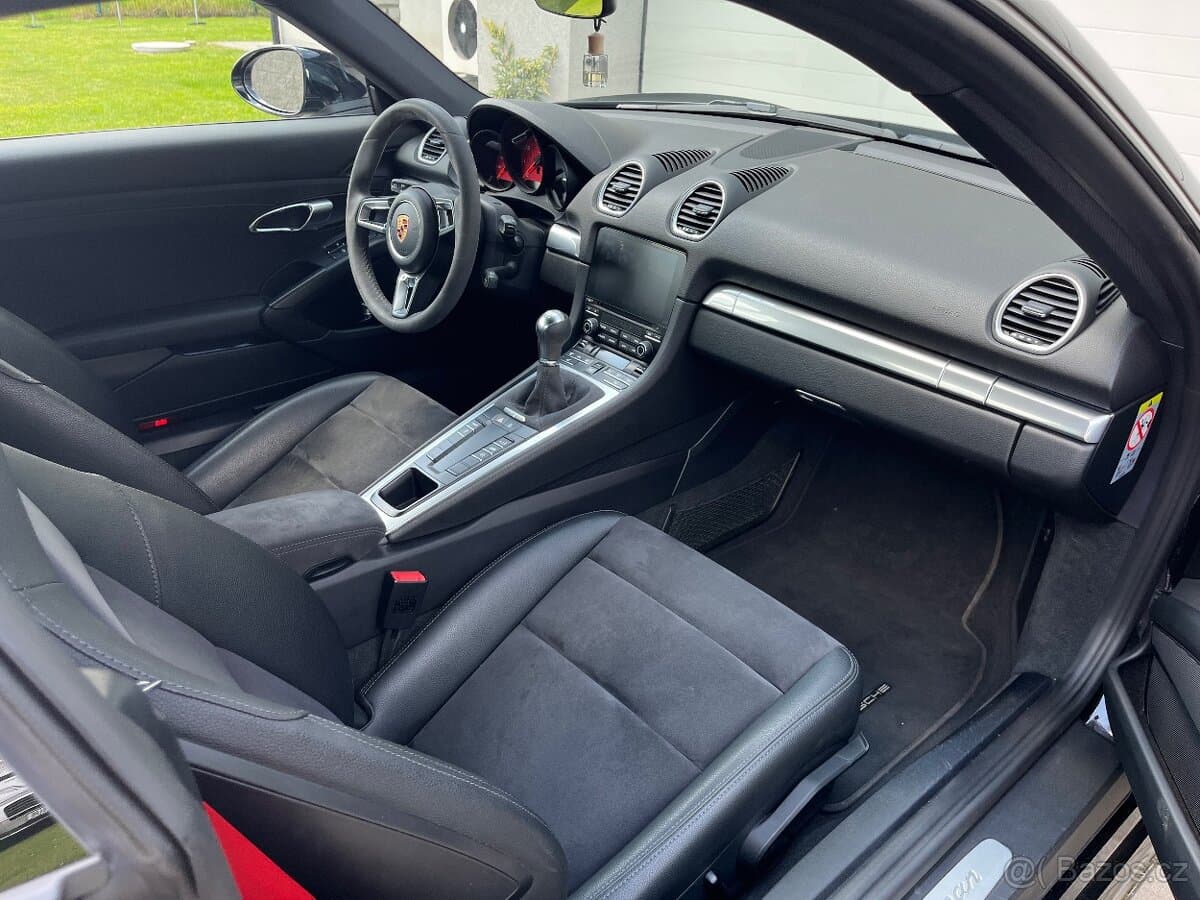 2019 Porsche 718 - 10