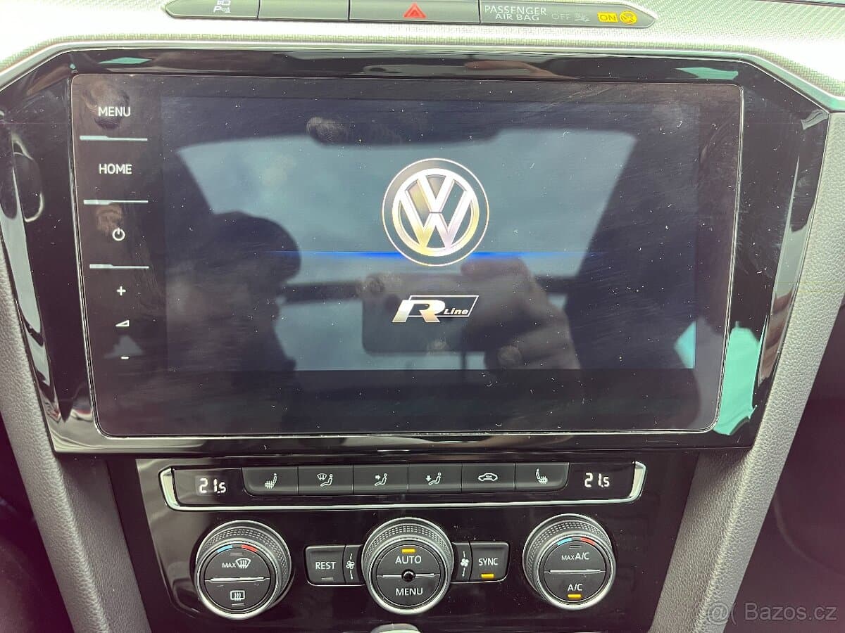 2018 Volkswagen PASSAT - 10