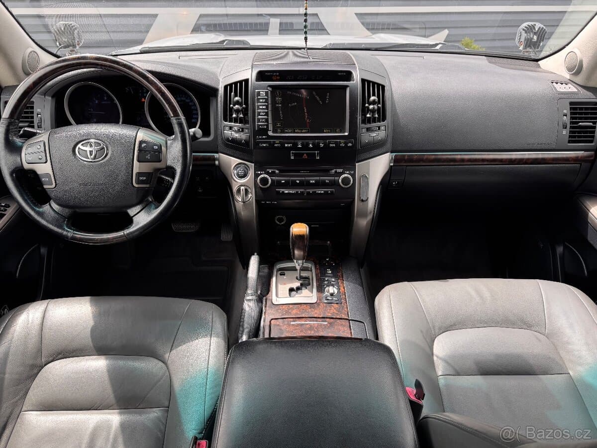 2009 Toyota LAND CRUISER - 10