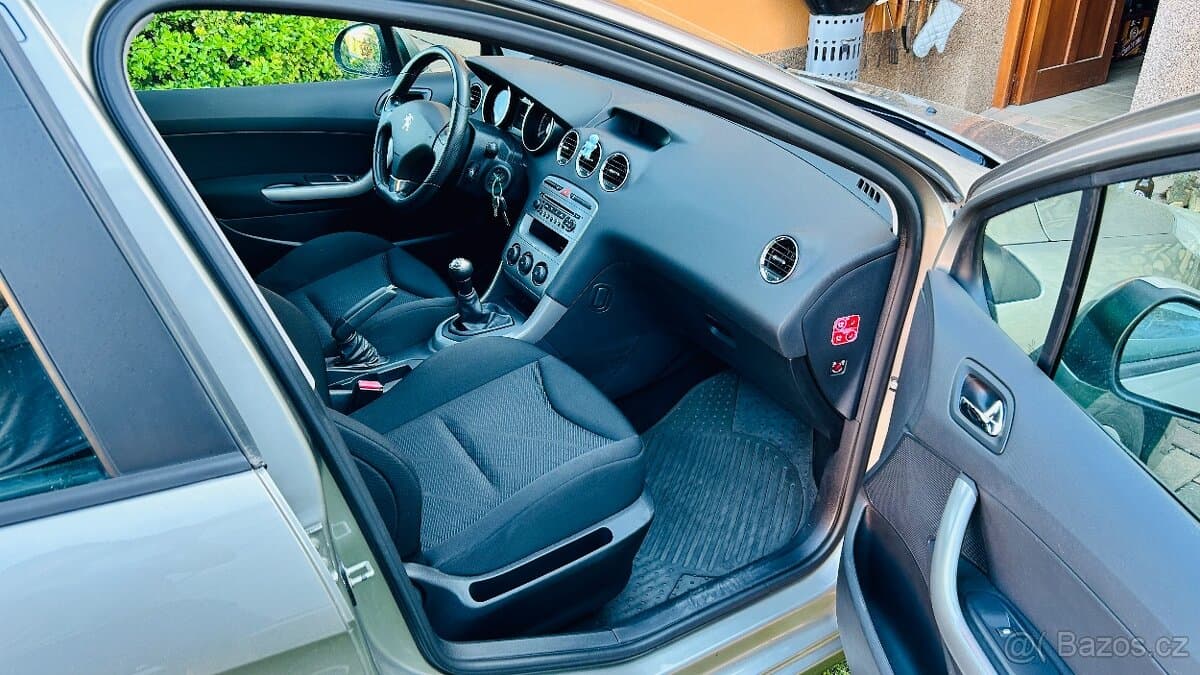 2013 Peugeot 308 - 10