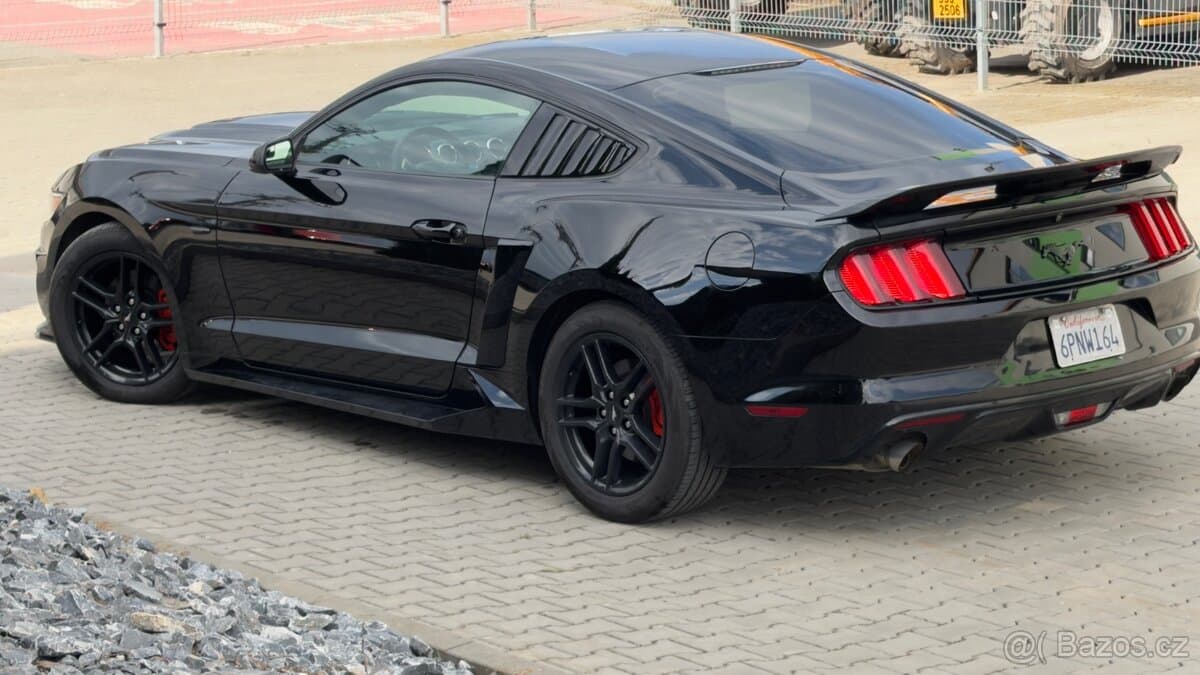 2017 Ford MUSTANG - 10