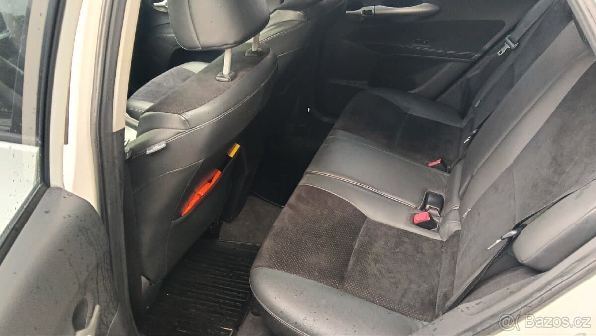 2011 Toyota AURIS - 10