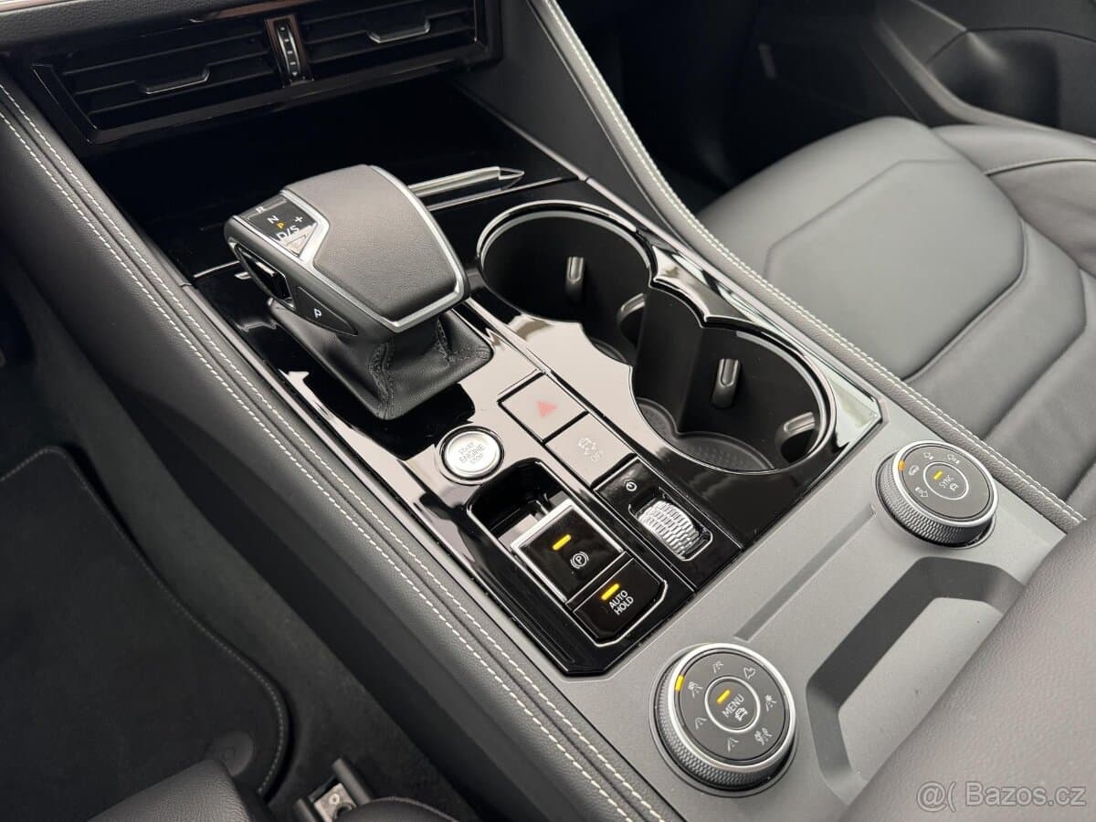 2025 Volkswagen TOUAREG - 10