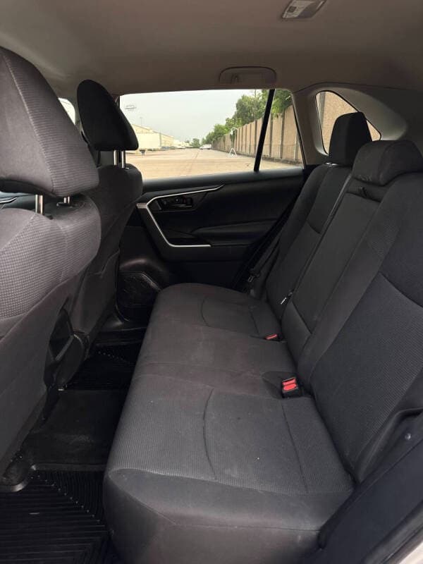 2021 Toyota RAV4 - 10