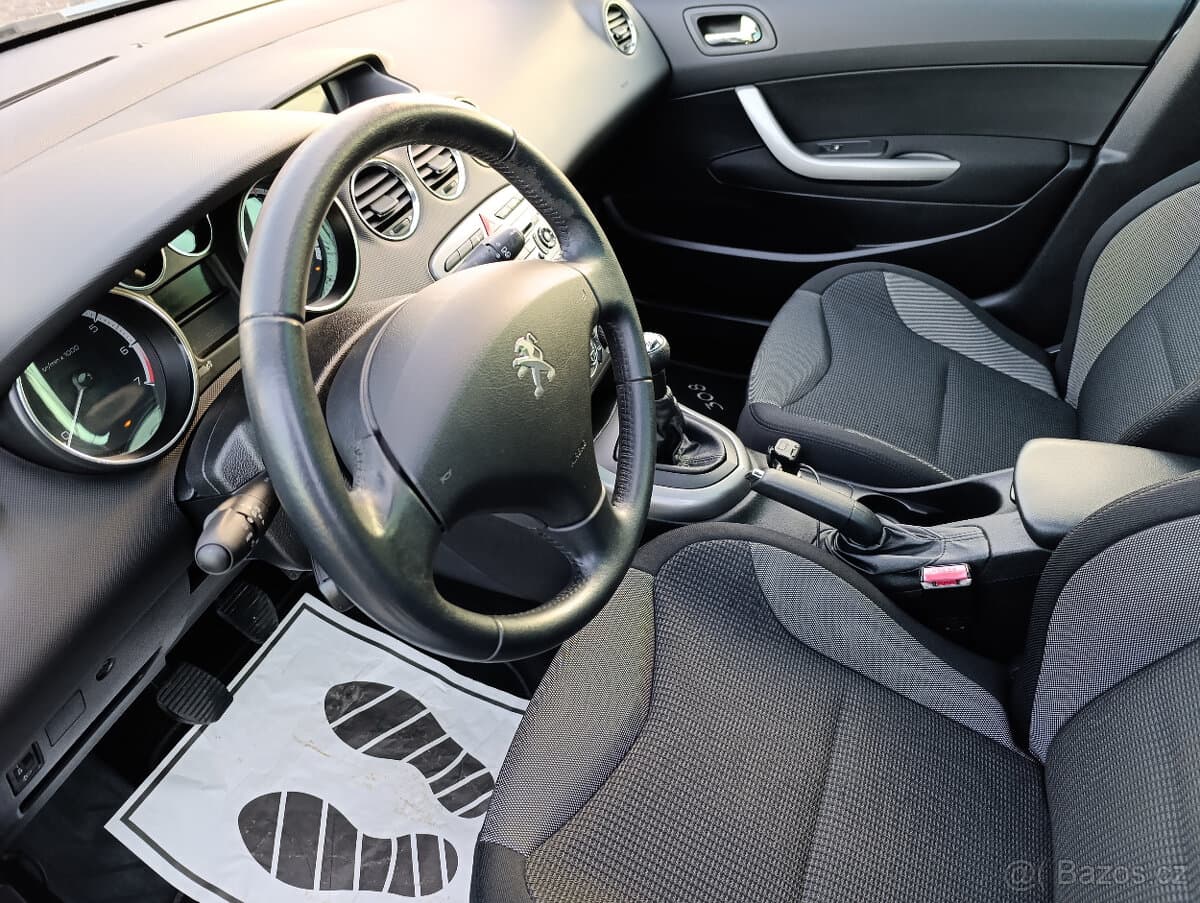 2011 Peugeot 308 - 10
