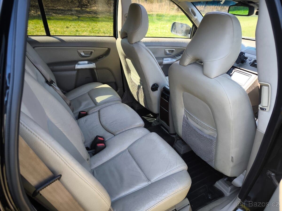 Volvo XC90 - 10