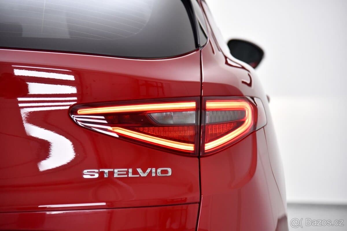 2023 Alfa Romeo STELVIO - 10