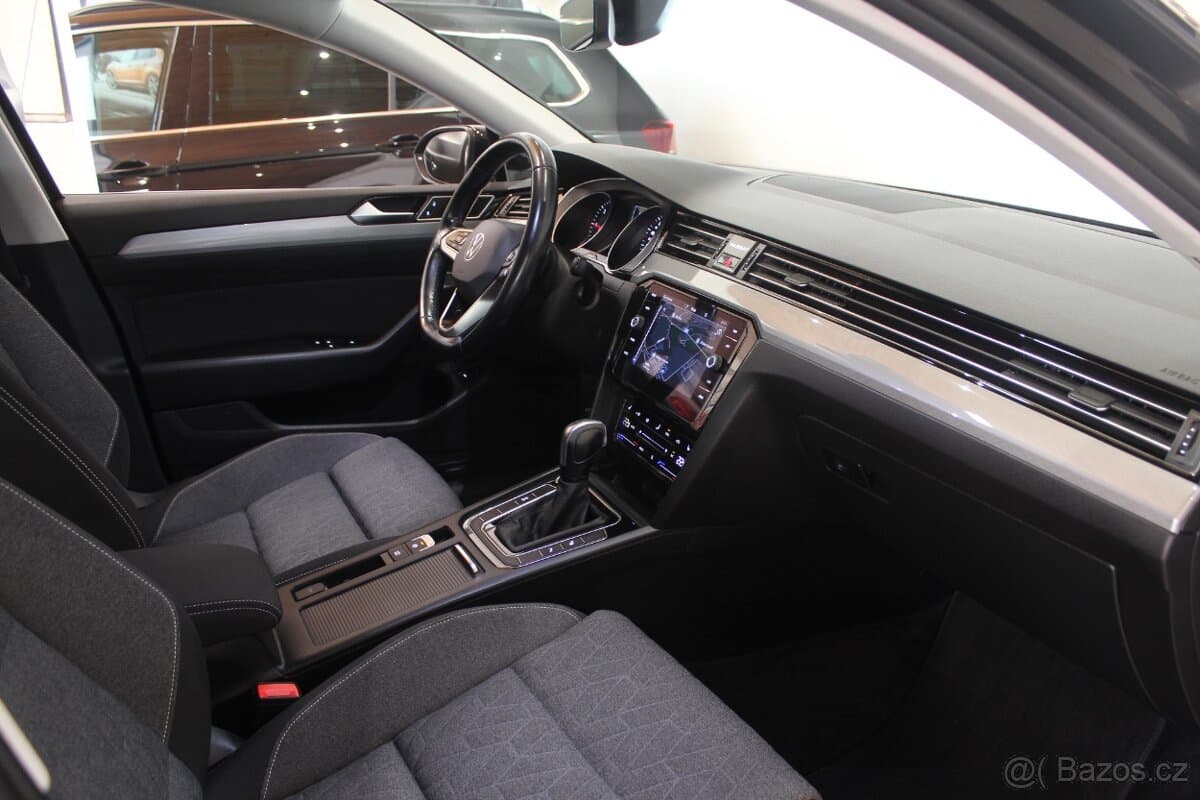 2023 Volkswagen PASSAT - 10