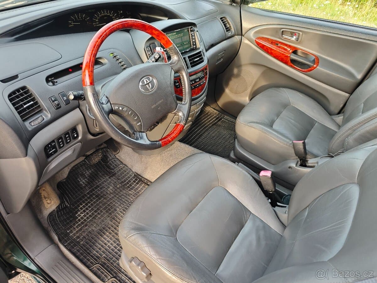 2004 Toyota PREVIA - 10