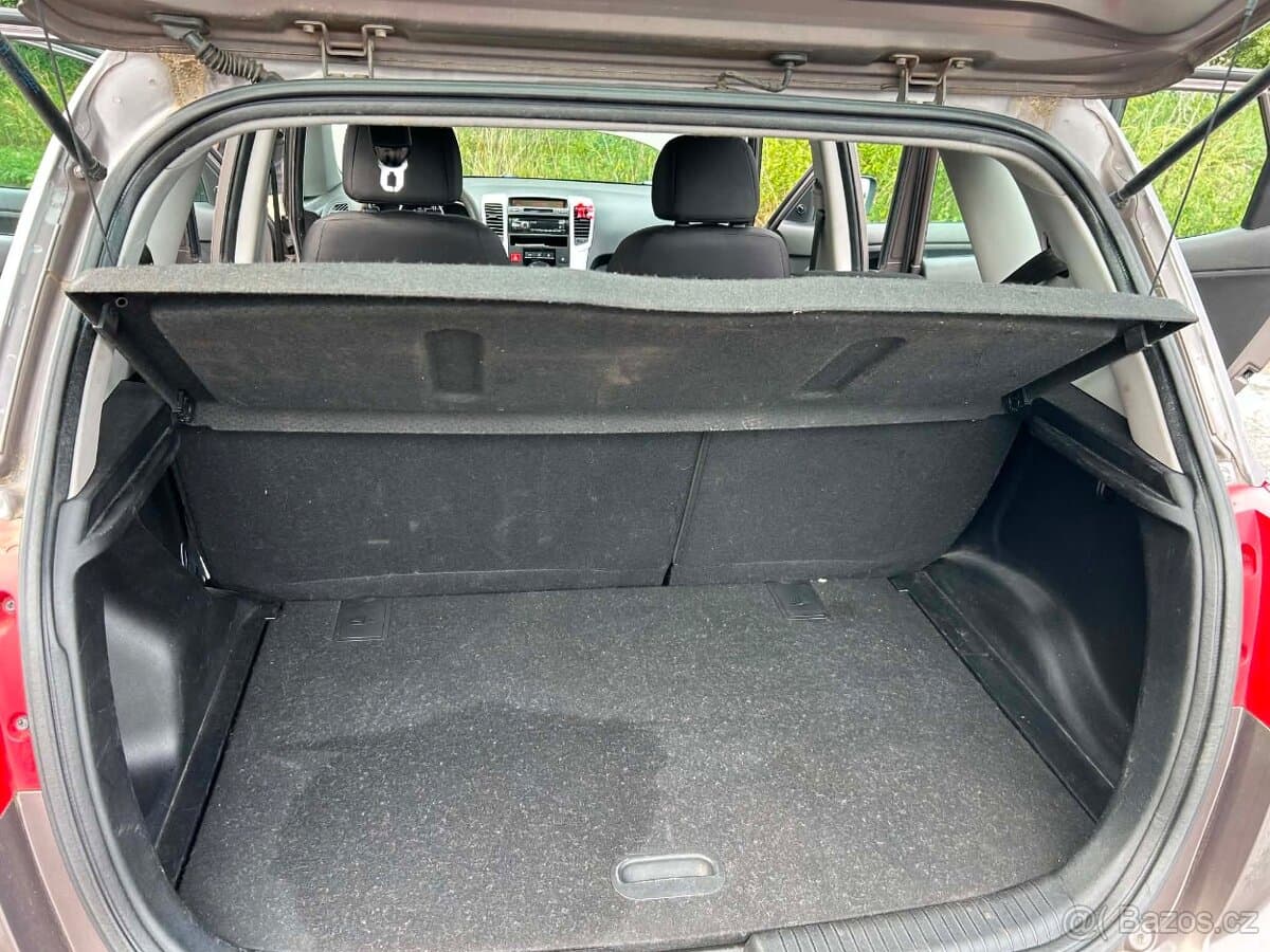 2011 Kia VENGA - 10