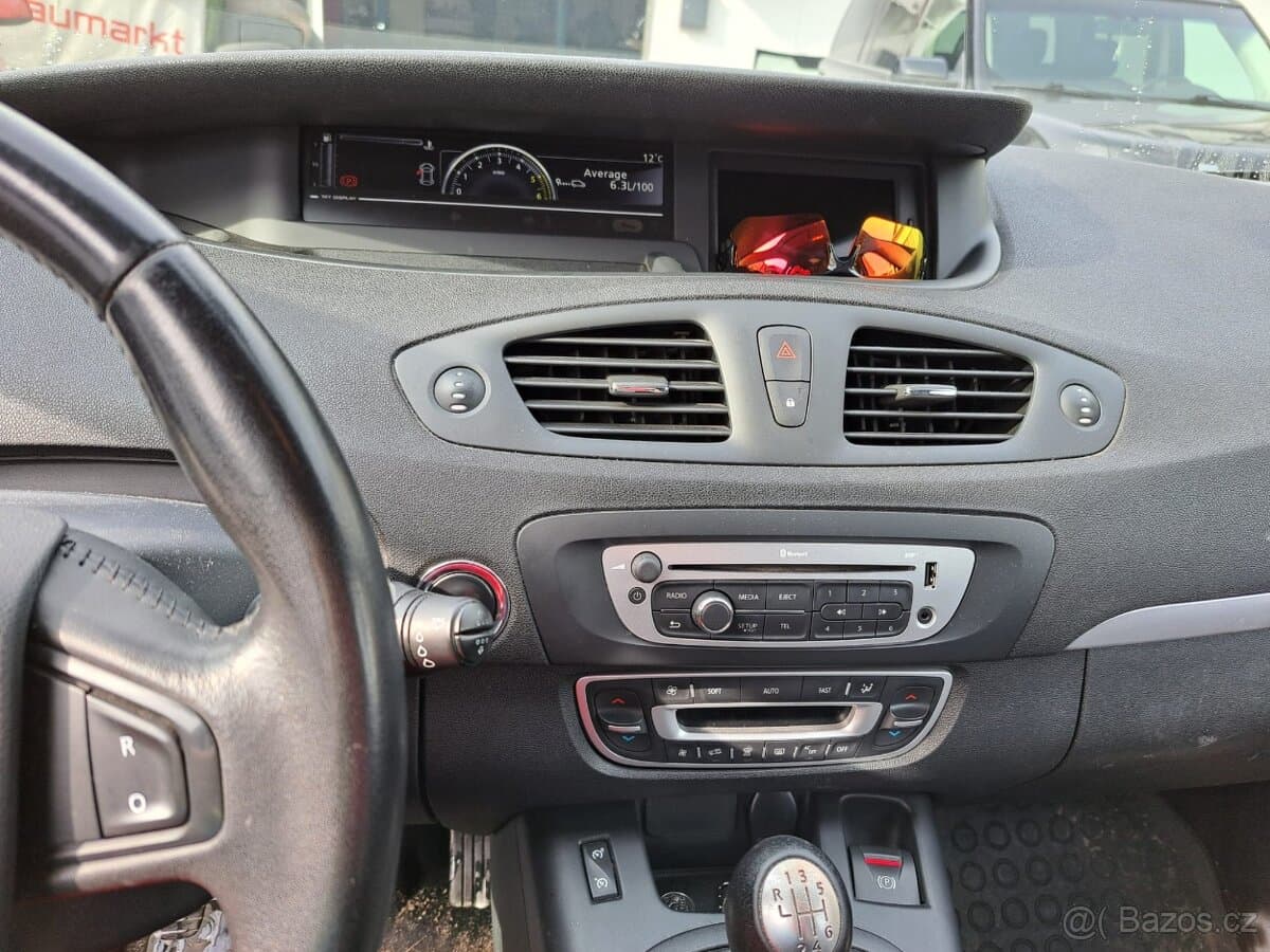 2015 Renault SCENIC - 10