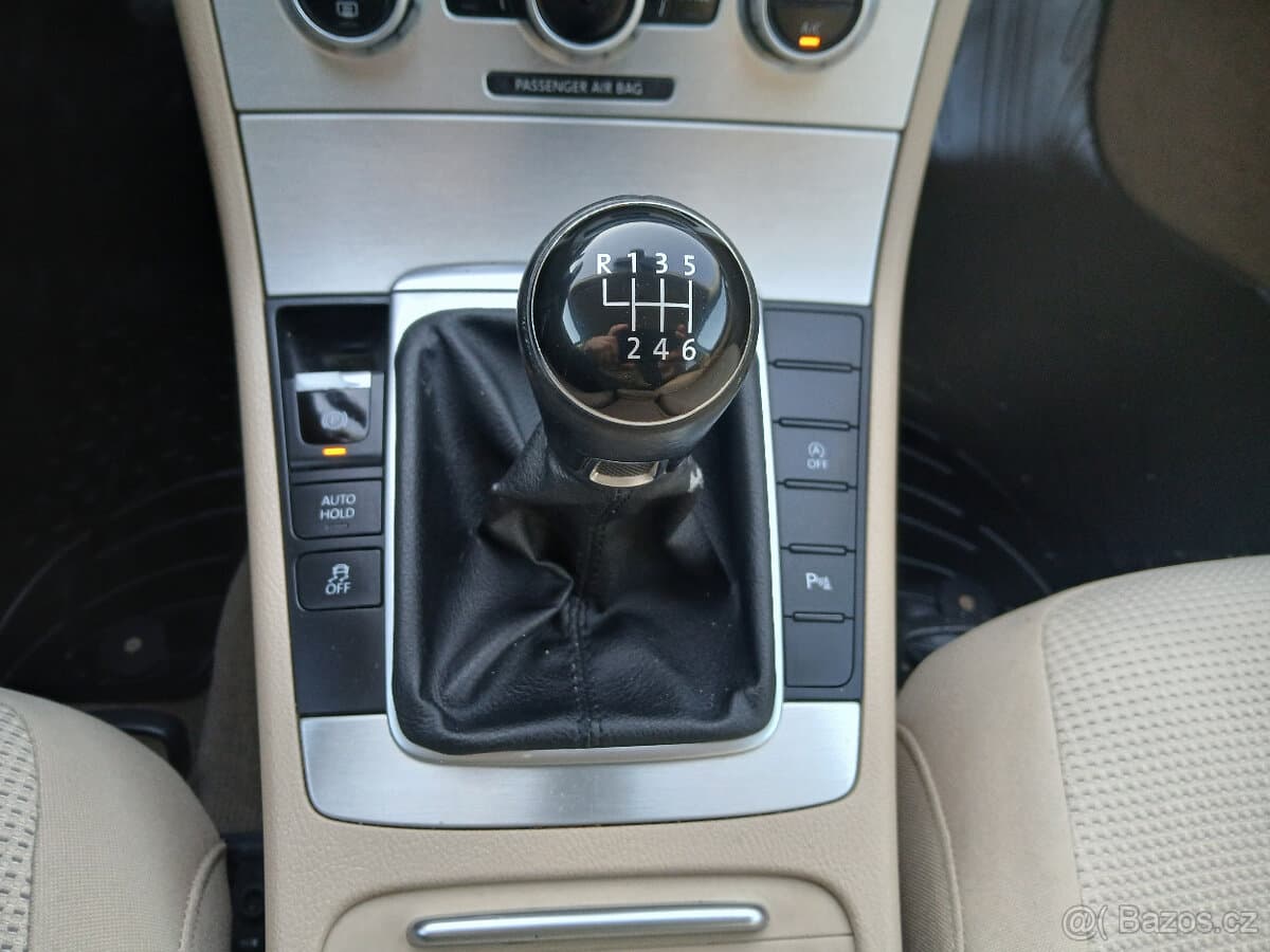 2013 Volkswagen PASSAT - 10