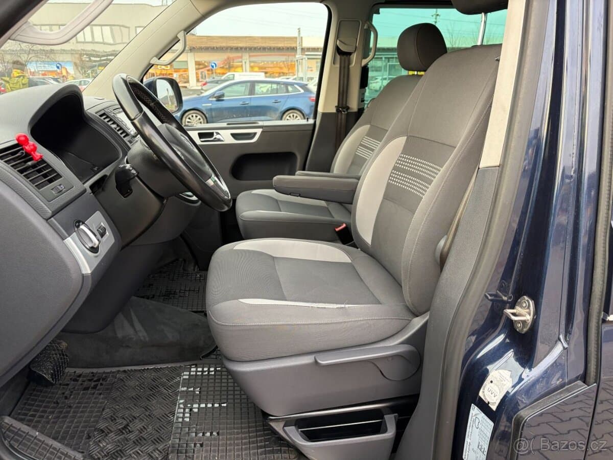2013 Volkswagen MULTIVAN - 10