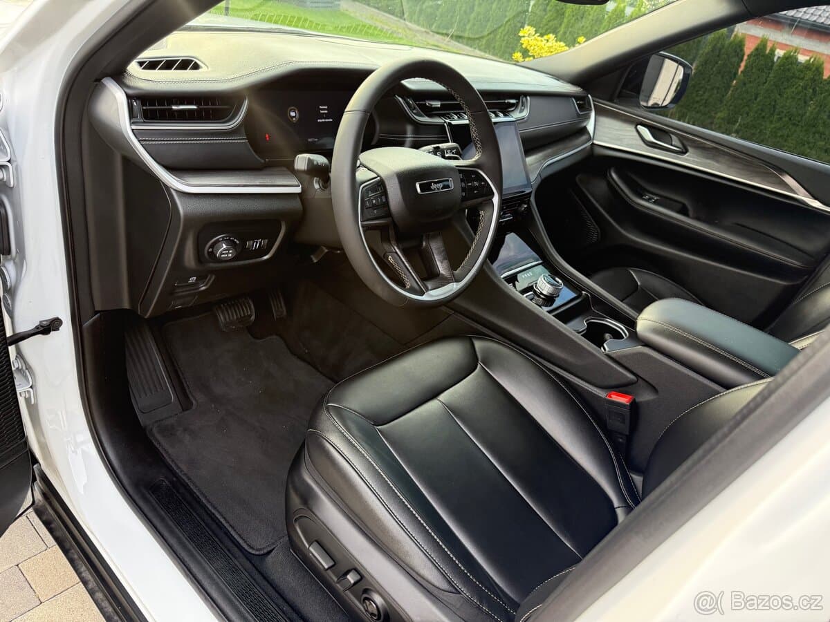 2024 Jeep CHEROKEE - 10