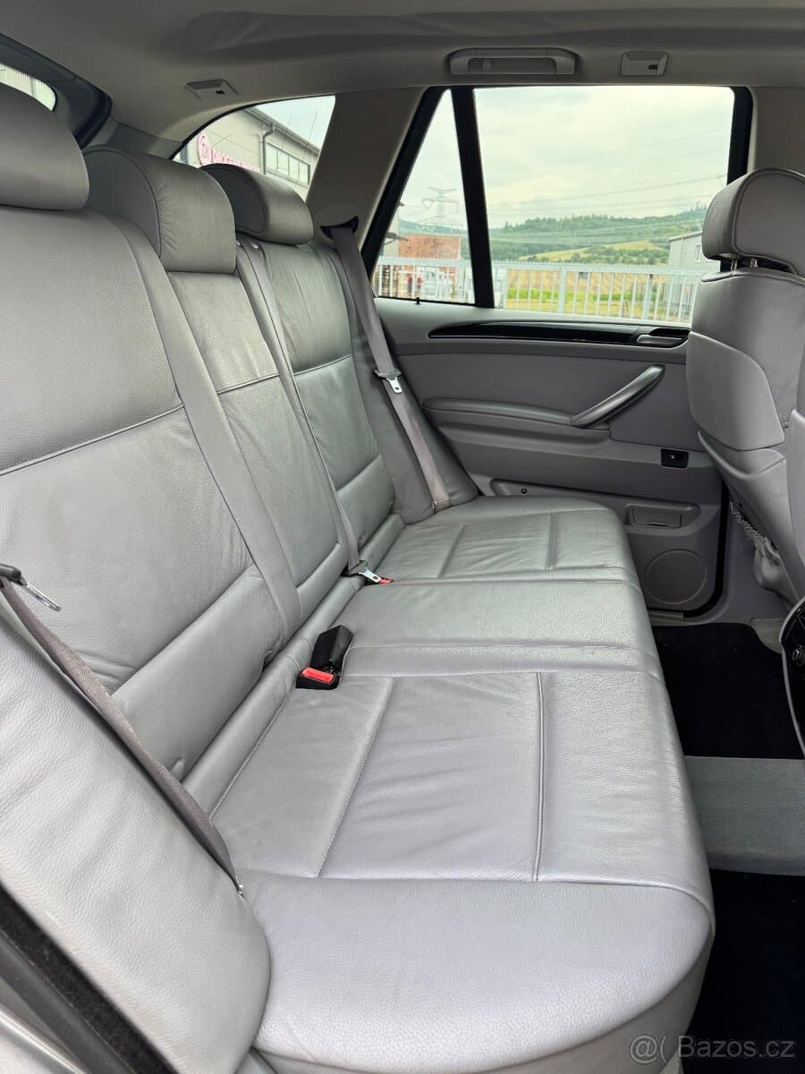 2004 BMW X5 - 10