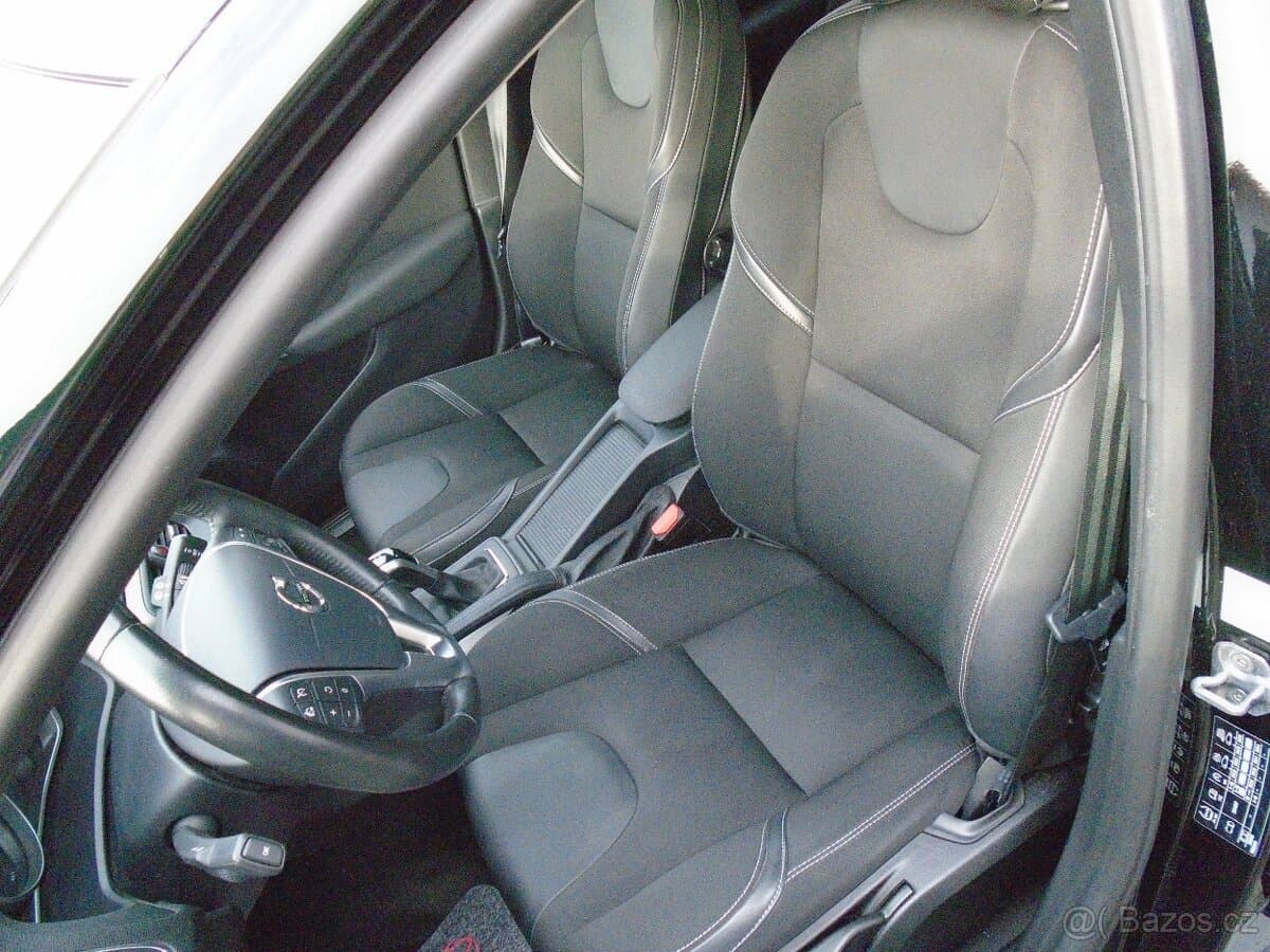 2019 Volvo V40 - 10