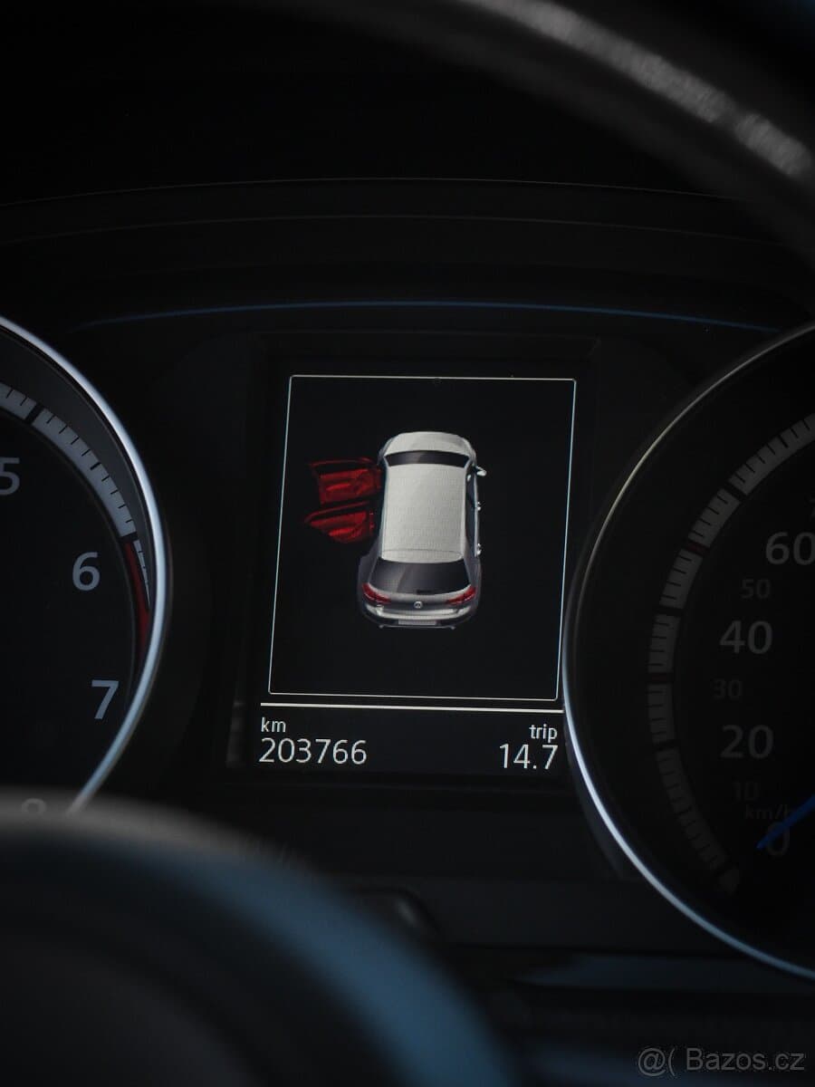 Volkswagen GOLF - 10