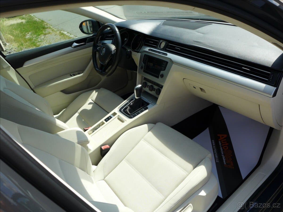 2015 Volkswagen PASSAT - 10