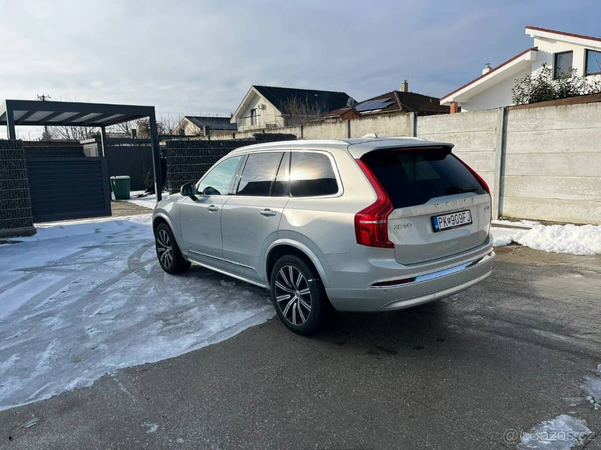 2022 Volvo XC90 - 10