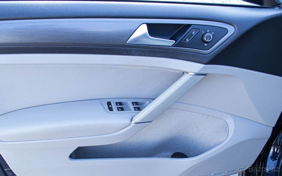 2013 Volkswagen GOLF - 10